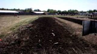 preview picture of video 'Glasgow Montana Mud Bog 2009 from inside car'