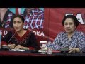 Rieke Diah Pitaloka Konferensi Pres Pilgub Jabar 2013