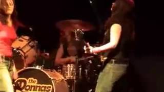 The Donnas   Midnight Snack (Live at The Edge. Palo Alto 2003)