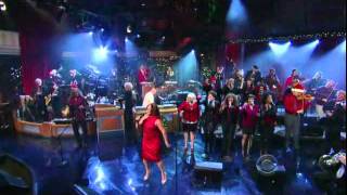 Darlene Love  Christmas (Baby Please Come Home) 2011 Letterman