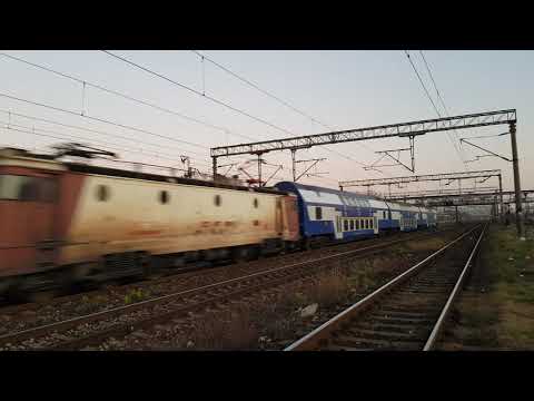 EA 402 in viteză  cu un tren regio prin Basarab Haltă
