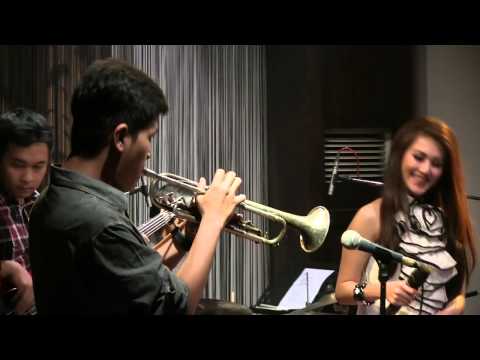 Sierra Soetedjo - Good Times @ Mostly Jazz 06/12/12 [HD]