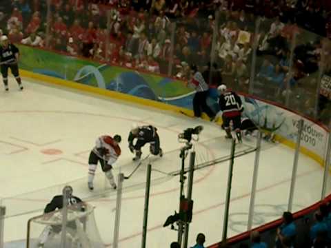 Sidney Crosby Golden Goal for Canada (8 seconds before the goal happened)