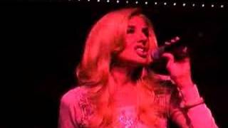 Faith Hill Sings The Lucky One At The Imperial Palace