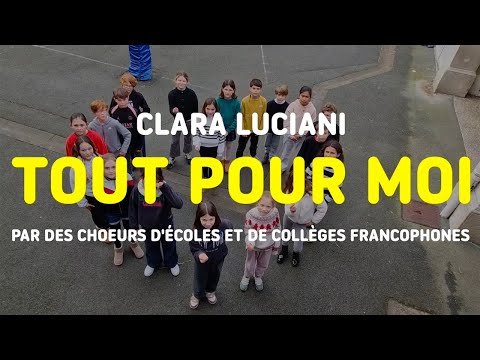 Le choeur des Francofolies 2025 chante "Tout pour moi" de Clara Luciani