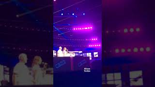 On Trace - Enfoires. (Live, Enfoirés 2019)