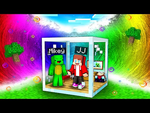 Mikey and JJ Glass Doomsday Bunker vs RAINBOW Tsunami in Minecraft ! - Maizen
