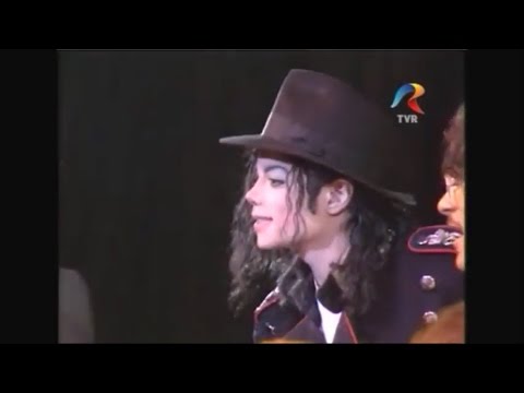 Michael Jackson's gestures footage (Michael Laughs)