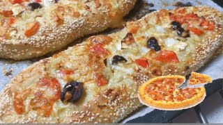 בקלי קלות- מאפה סירות גבינה ופלפלים (ליהי קרויץ - מטבח בקלי קלות) - התמונה מוצגת ישירות מתוך אתר האינטרנט יוטיוב. זכויות היוצרים בתמונה שייכות ליוצרה. קישור קרדיט למקור התוכן נמצא בתוך דף הסרטון