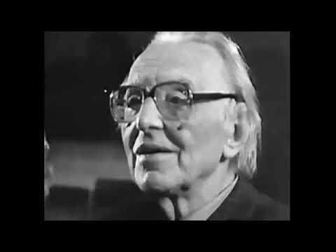 Carmina Burana in front of Carl Orff