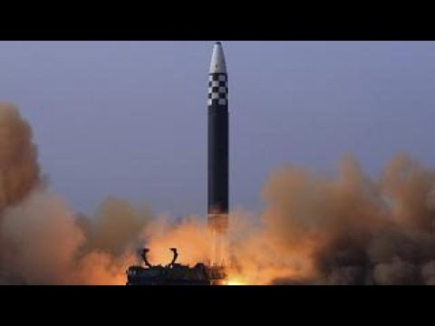 Εκτόξευση διηπειρωτικού πύραυλου από τη Β.Κορέα: Ο Κιμ πανηγυρίζει, η Ουάσιγκτον επιβάλλει κυρώσεις