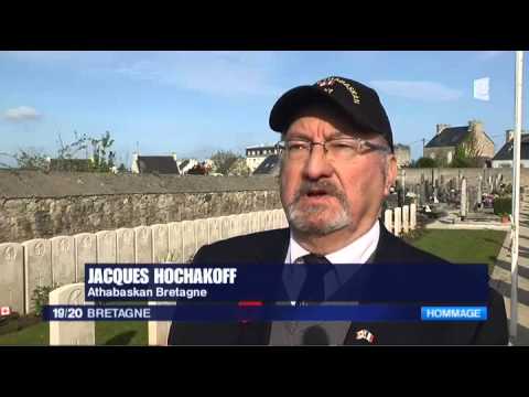 Hommage émouvant aux victimes de l'Athabaskan à la pointe Saint-Mathieu.