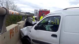 auto-contro-furgone-cinque-feriti-due-gravissimi