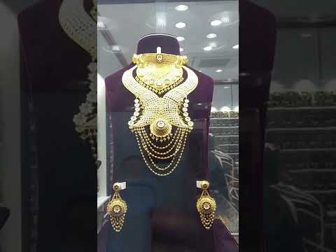 #shorts #video #asktheexpert #hashtags #google #isadorapompeo #mixandmatch #answer#bornin #2022