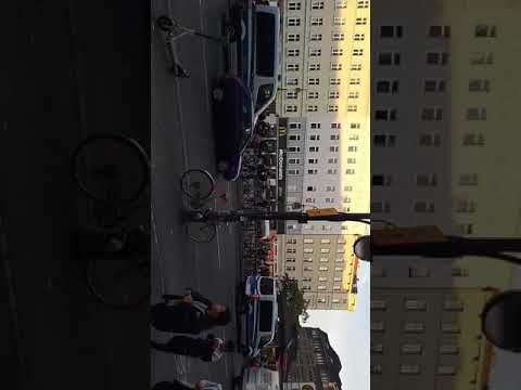 Corona Hotspot Berlin Neukölln, Hermannplatz:  alles nicht so einfach....