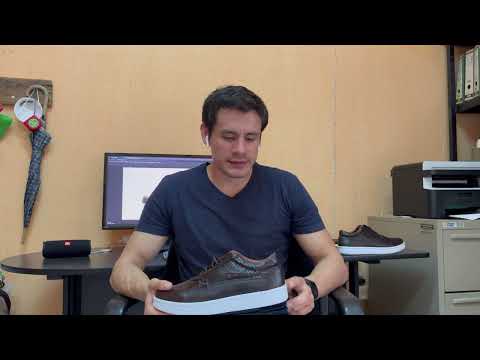 Tenis con suela de caja de piel exótica de pitón original