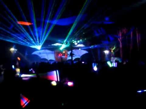 Keirra Jade vs Superbeast + SpynFerno @ MONSTER MASH 2011 - a Noisy Chicken event