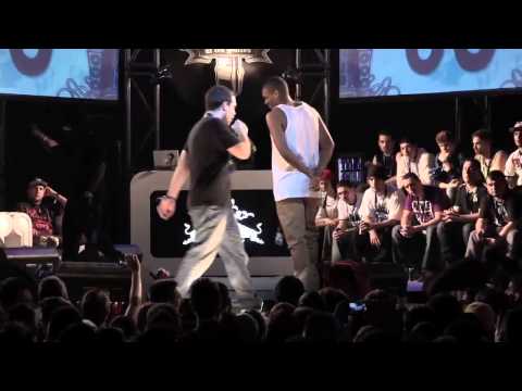 Babi vs Picaro - Octavos Alicante - RedBull Batalla de los Gallos 2013 (Oficial)