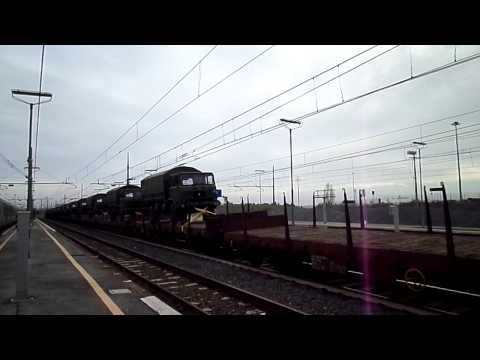 Doppia di E652 con ACM Militari [STM 69700 Palermo B. - Civitavecchia] in transito a Campoleone