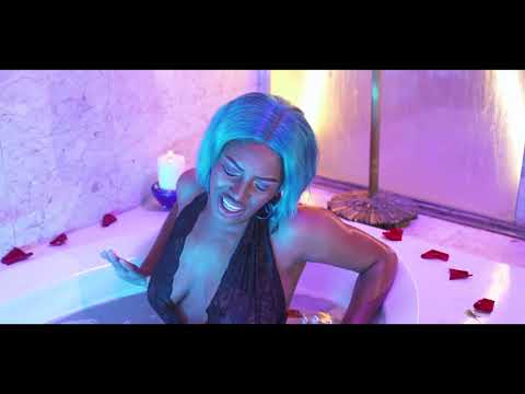 Roxxie - Dim the Lites (Official Video)