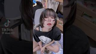 【TikTok美女】表情がえろえろなメガネっ子ティクトッカーさん見つけた！