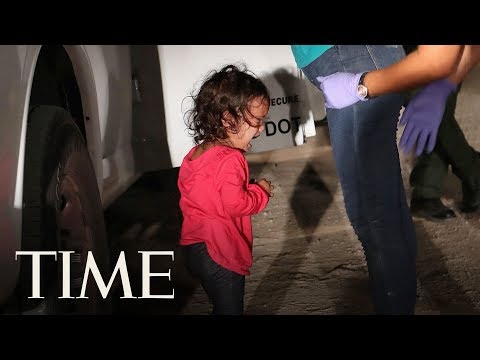 Plačící dívka na hranicích