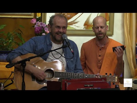 David Stringer, Suzzane Sterling and Joss Jaffe Kirtan Concert 3