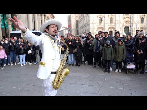 "PEPAS" | CRAZY STREET PERFORMER - Daniele Vitale Sax in ITALY