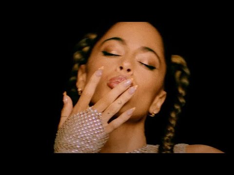 Christina Aguilera, TINI - Suéltame (Official Video)