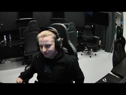 aleksib winning game with THIS defuse... 🤯