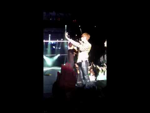 [UNITED CUBE IN BRAZIL] B2ST - V.I.U (CLOSE CUT) - JunWoon MOMEMT!