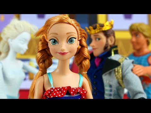 Elsa está Congelada! Anna Salvara a Elsa? Con Kristoff Hans y Cenicienta. AventurasJuguetes