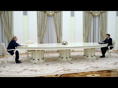 En direct : Emmanuel Macron dit à Vladimir Poutine qu'il espère "éviter la guerre" • FRANCE 24