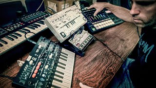 Acid Techno / Dawless Jam / Roland MC-707, Behringer TD-3, Microfreak, Volca Bass
