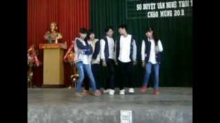 preview picture of video 'nhảy hiện đại 10A10 Đoàn Kết 2012 - 2013'