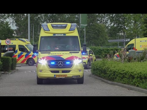 2X versneller Ambulance GGD Haarlem 12-146  met spoed naar een melding in Haarlem