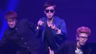 sliding move insane can watch it forever, anyone knows how it's called? - HIKAKIN × エグスプロージョン 本能寺の変 @YouTube FanFest 2015