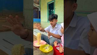 Download lagu bongkar trik sulap mie bisa melayang #diy #kreatif #viral #art #craft mp3