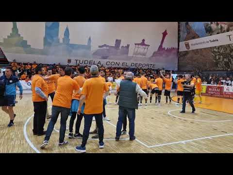 Aspil-Jumpers Ribera Navarra celebra la permanencia con su afición