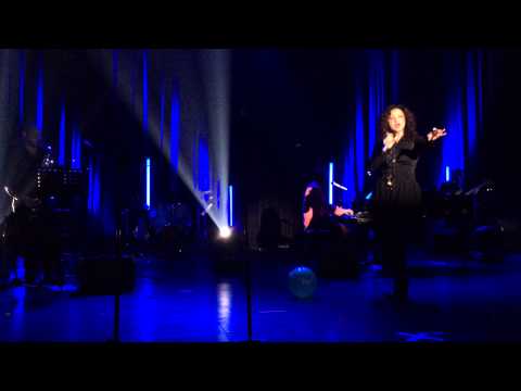 sofia arvaniti - moni perpato - smooth operator