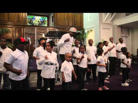 Fresh Lyfe Youth Choir in Praise