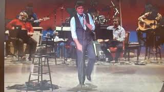 Tom T Hall sings special song