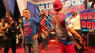 Download lagu d'Kross - HUT 17th AREMANIA BLUE BLOOD (LIVE) mp3
