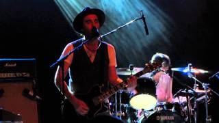 Metric - Clone / Breathing Underwater (live at the Enmore Theare, Sydney, 12th December 2013)
