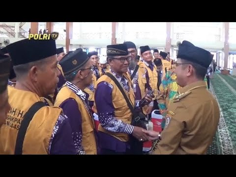 WALI KOTA BALIKPAPAN LEPAS KLOTER PERTAMA CALON JEMAAH HAJI