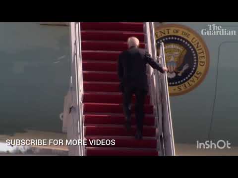 Joe_Biden_stumbles_on_steps_of_Air_Force_One