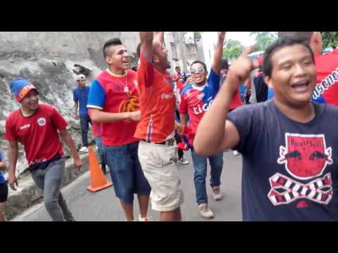 "Entrada Turba Roja" Barra: Turba Roja • Club: Deportivo FAS