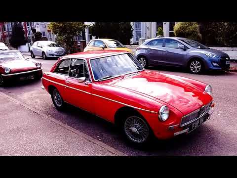 Kissing Classic Cars  1969 MGB GT