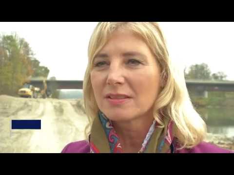 Umweltministerin Ulrike Scharf besichtigt Isar Renaturierung in Dingolfing, Bericht von ISAR TV