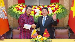 Download lagu State President holds talks with King of Bhutan mp3 Download lagu State President holds talks with King of Bhutan mp3